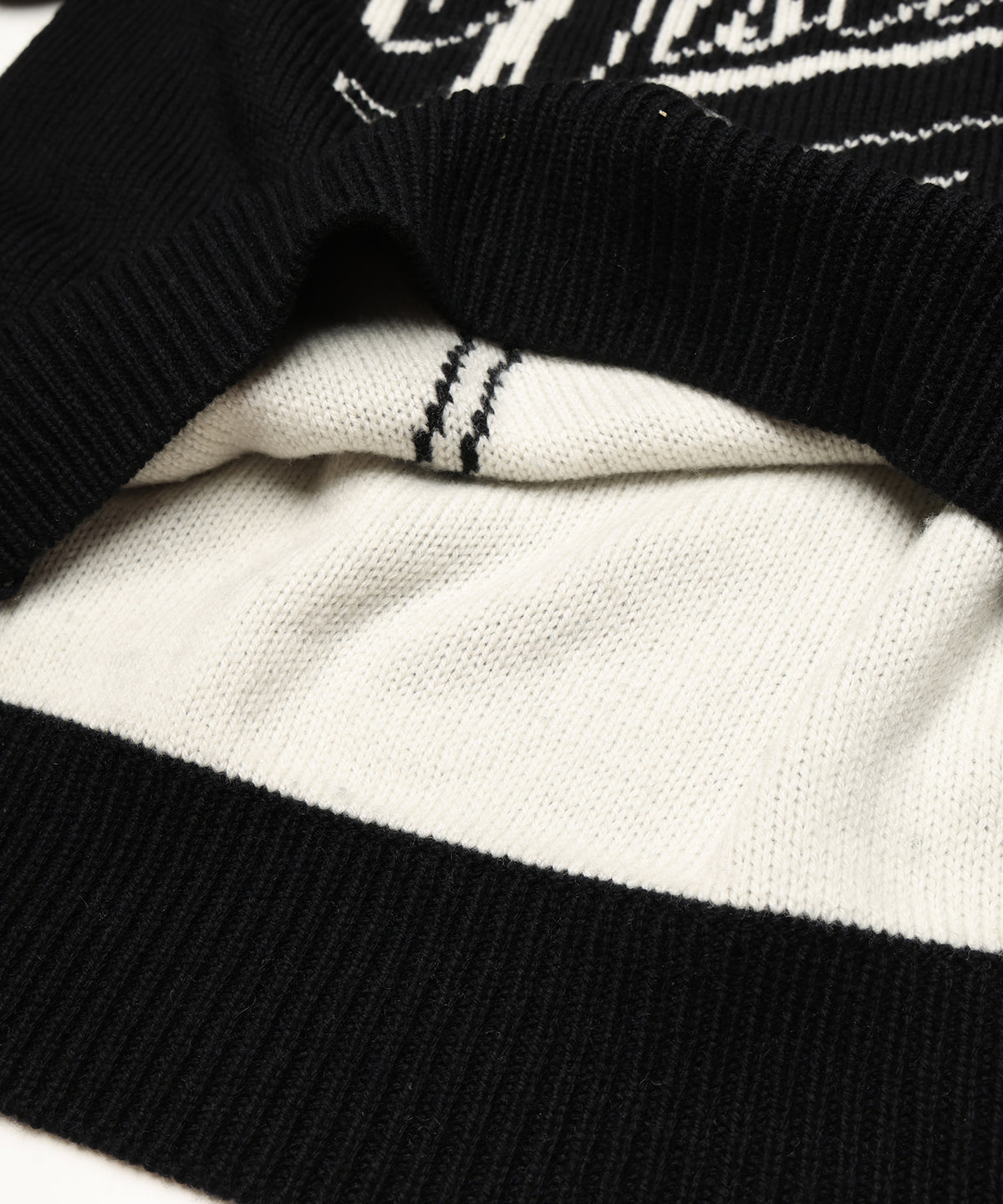 EMBLEM KNIT