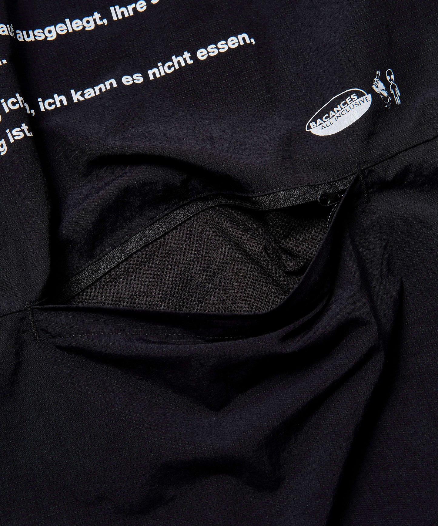 BC NYLON VEST[GERMAN EXPLANATIN]