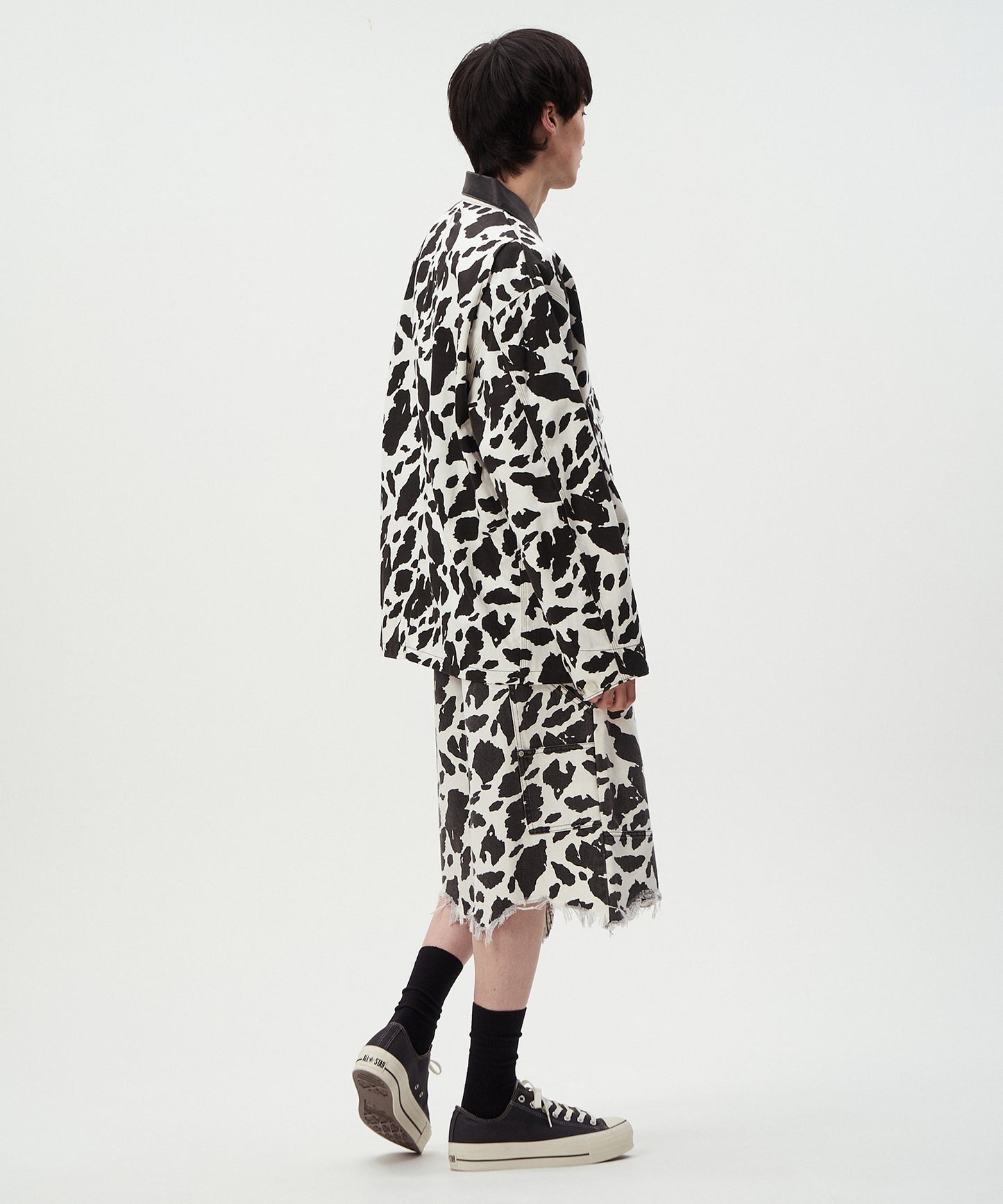 COW PRINT DOUBLE KNEE SHORTS