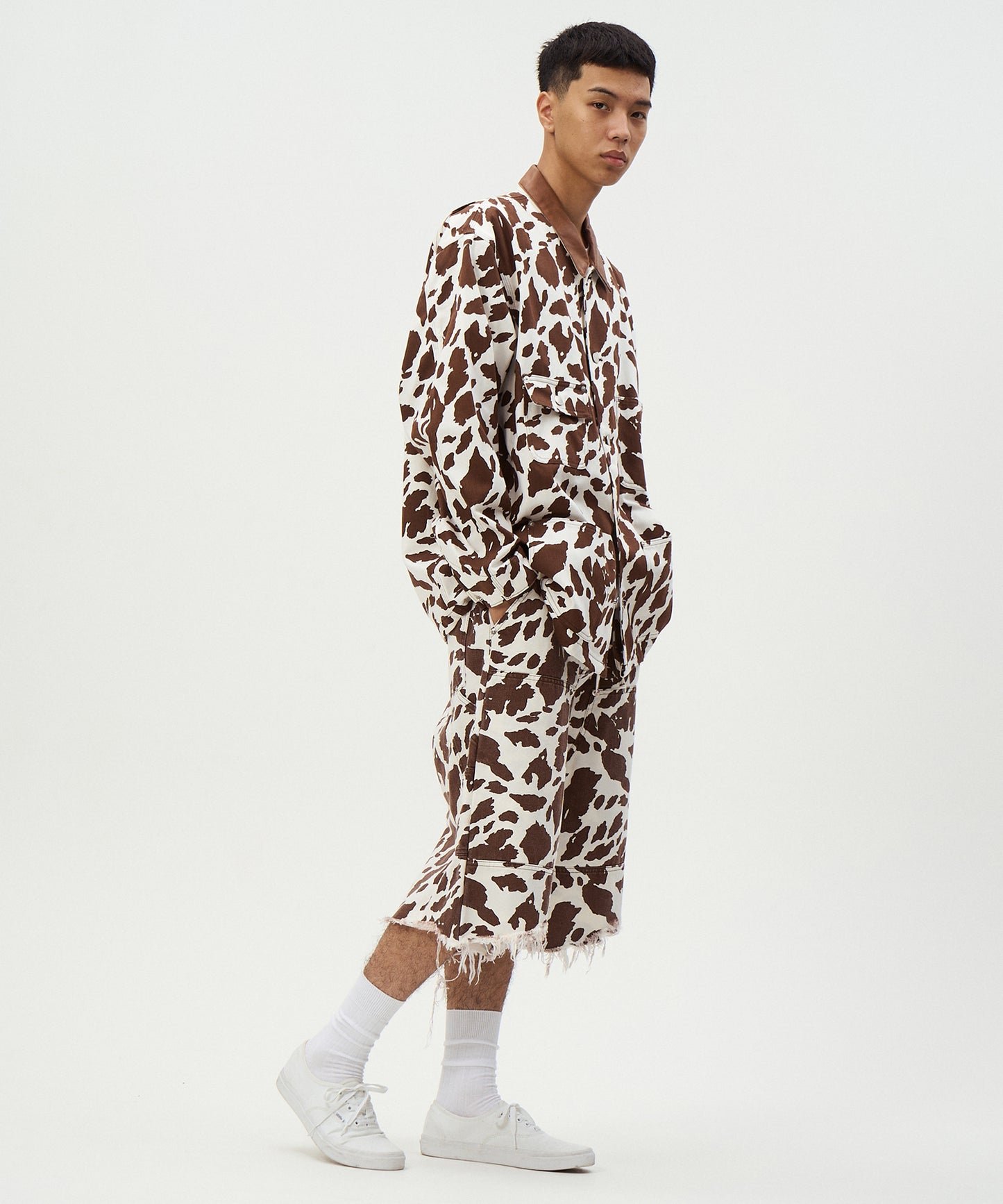 COW PRINT DOUBLE KNEE SHORTS