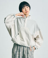 ベージュ