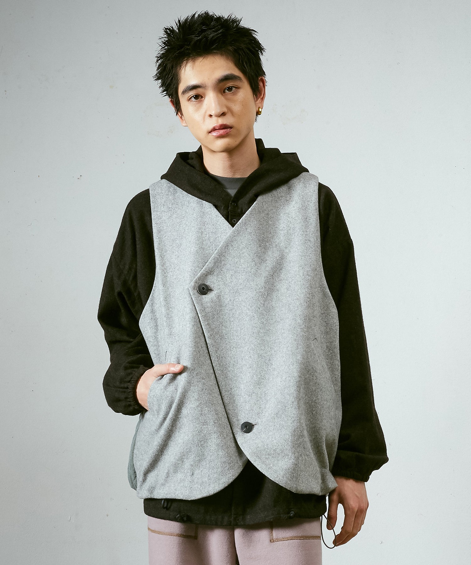 VEST – ANLIO（アンリオ）