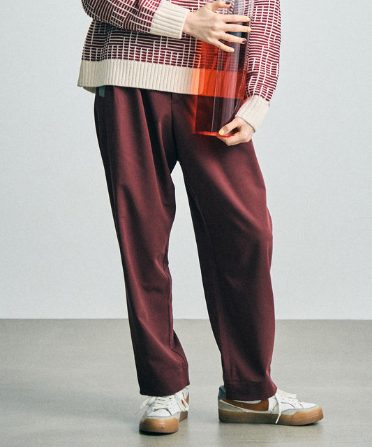 タックテーパードパンツ