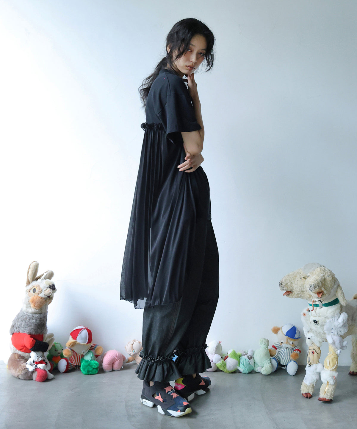 GATHERED DENIM PANTS