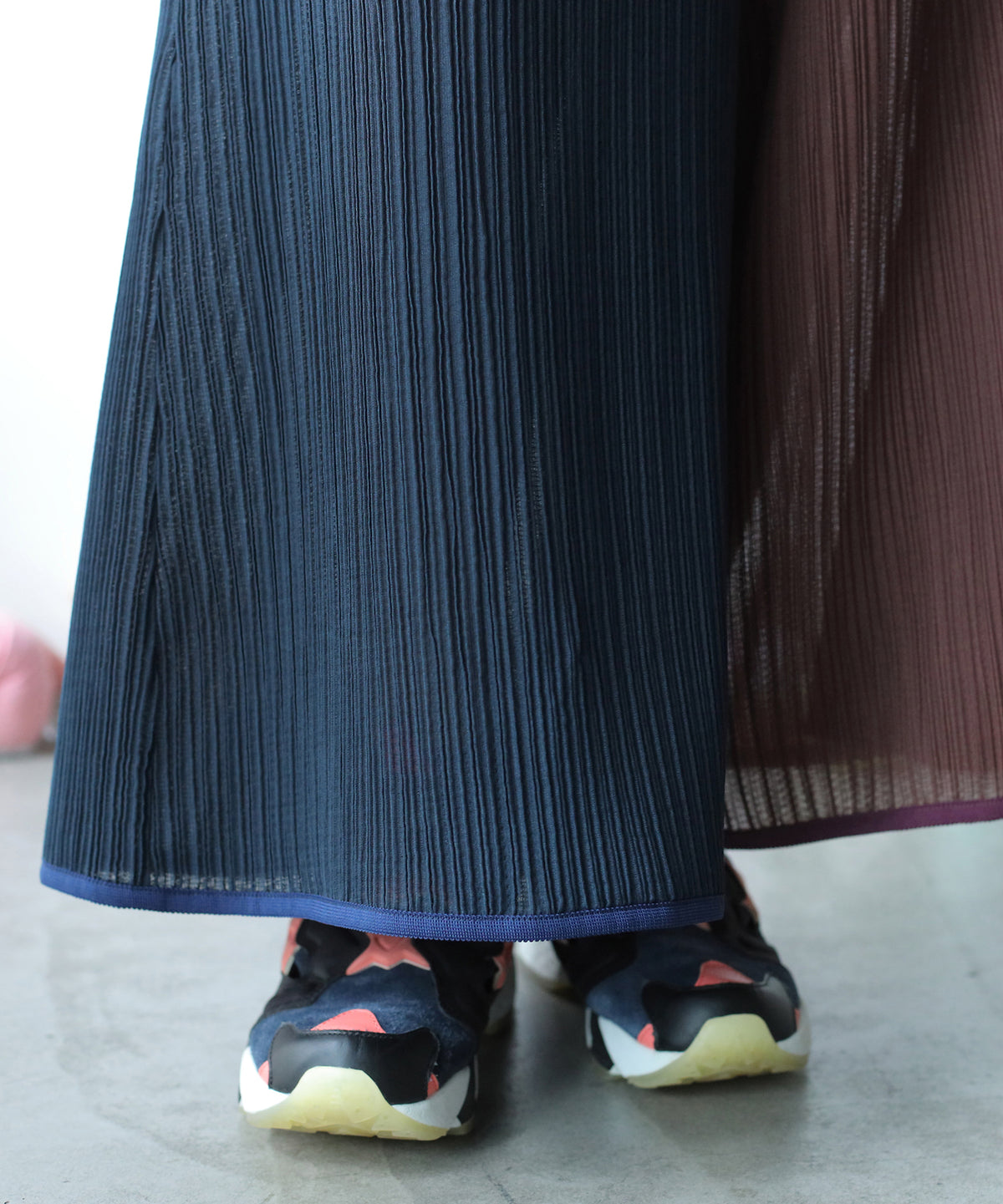 RELAXED PLEATED PANTS