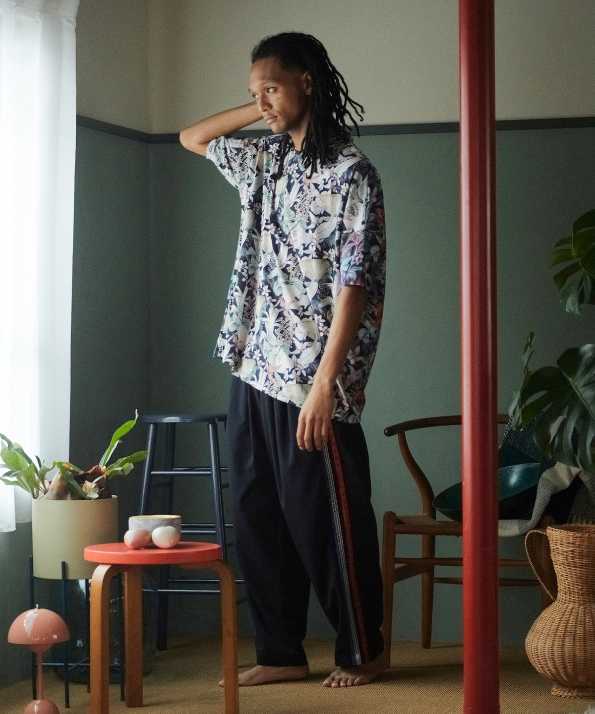 HOLIDAY ALOHA TEE