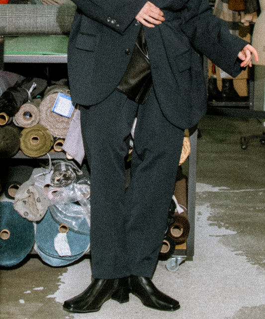 gabardine two-tuck slacks 【納期9月下旬】
