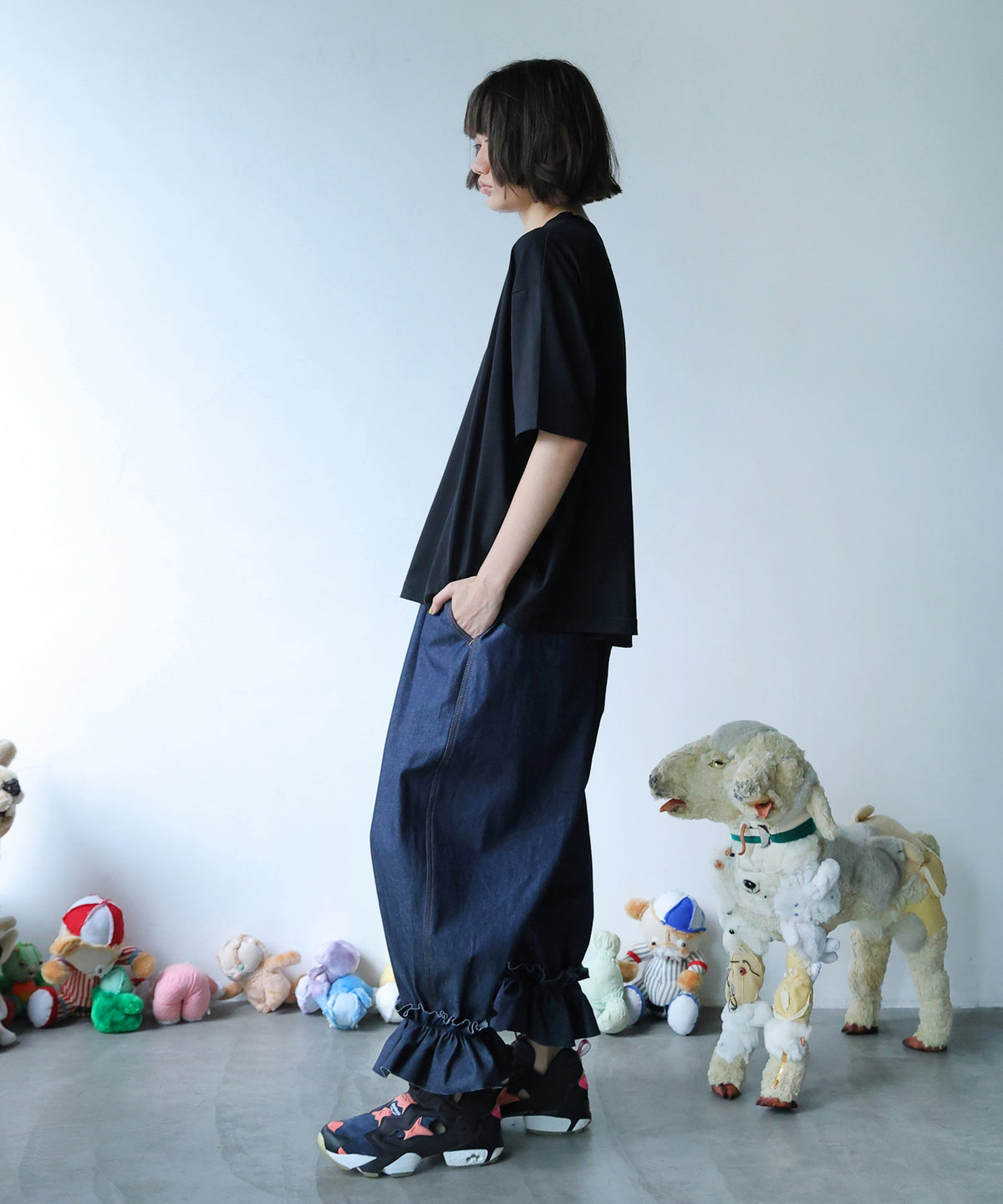 GATHERED DENIM PANTS