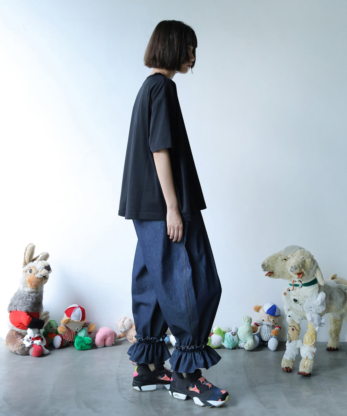 GATHERED DENIM PANTS
