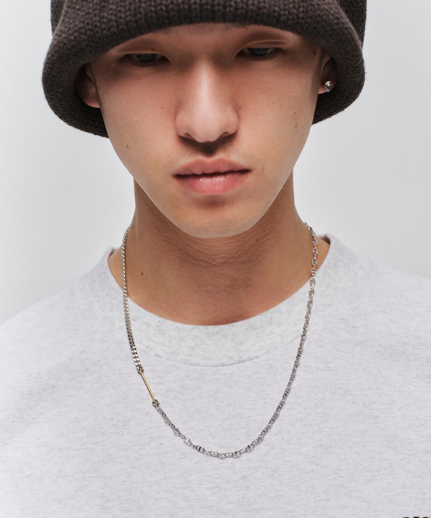 THIN SWITCHING NECKLACE