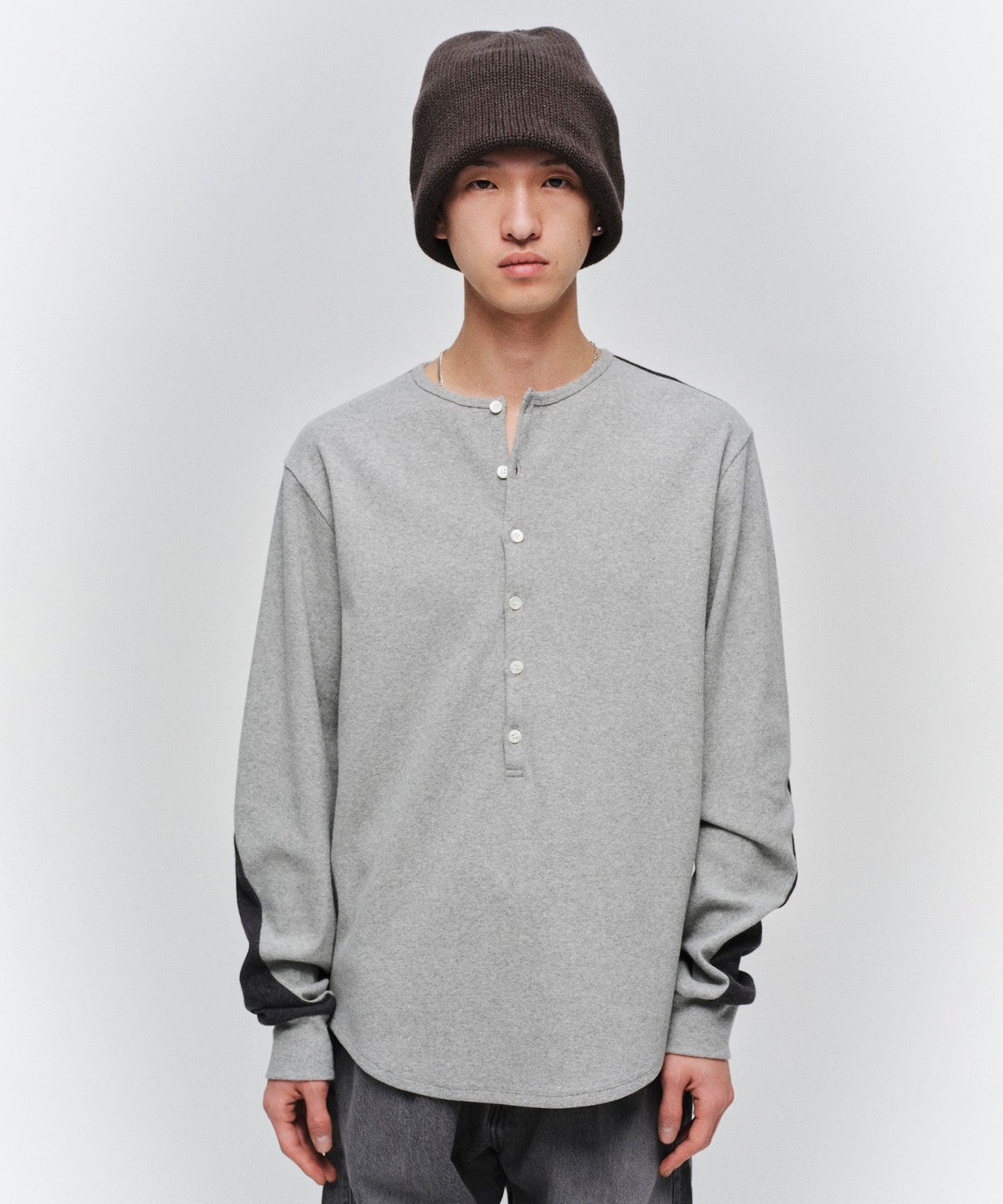 SWITCHING HENRY NECK L/S