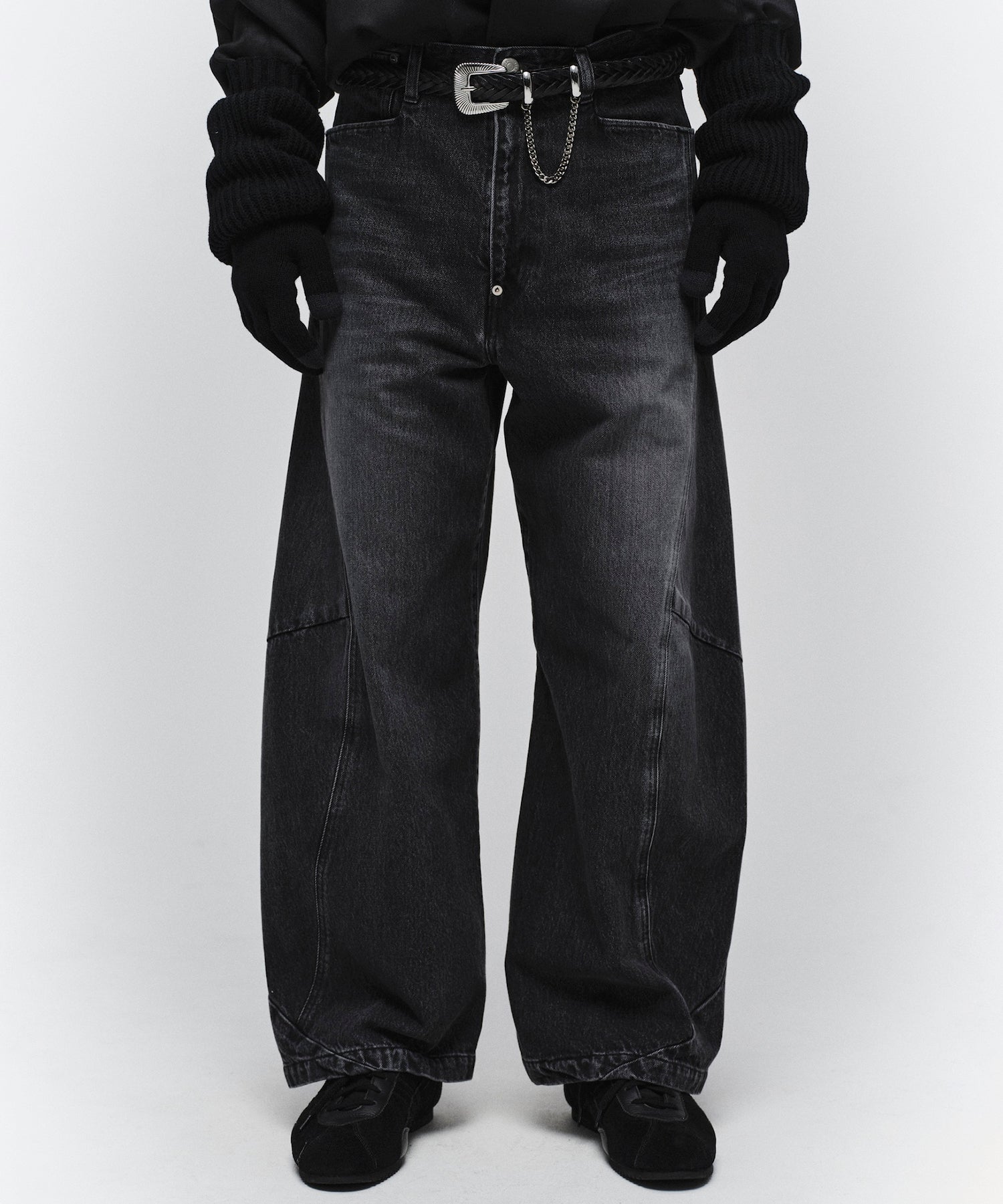 VINTAGE-FEEL DRAPED DENIM PANTS – ANLIO（アンリオ）