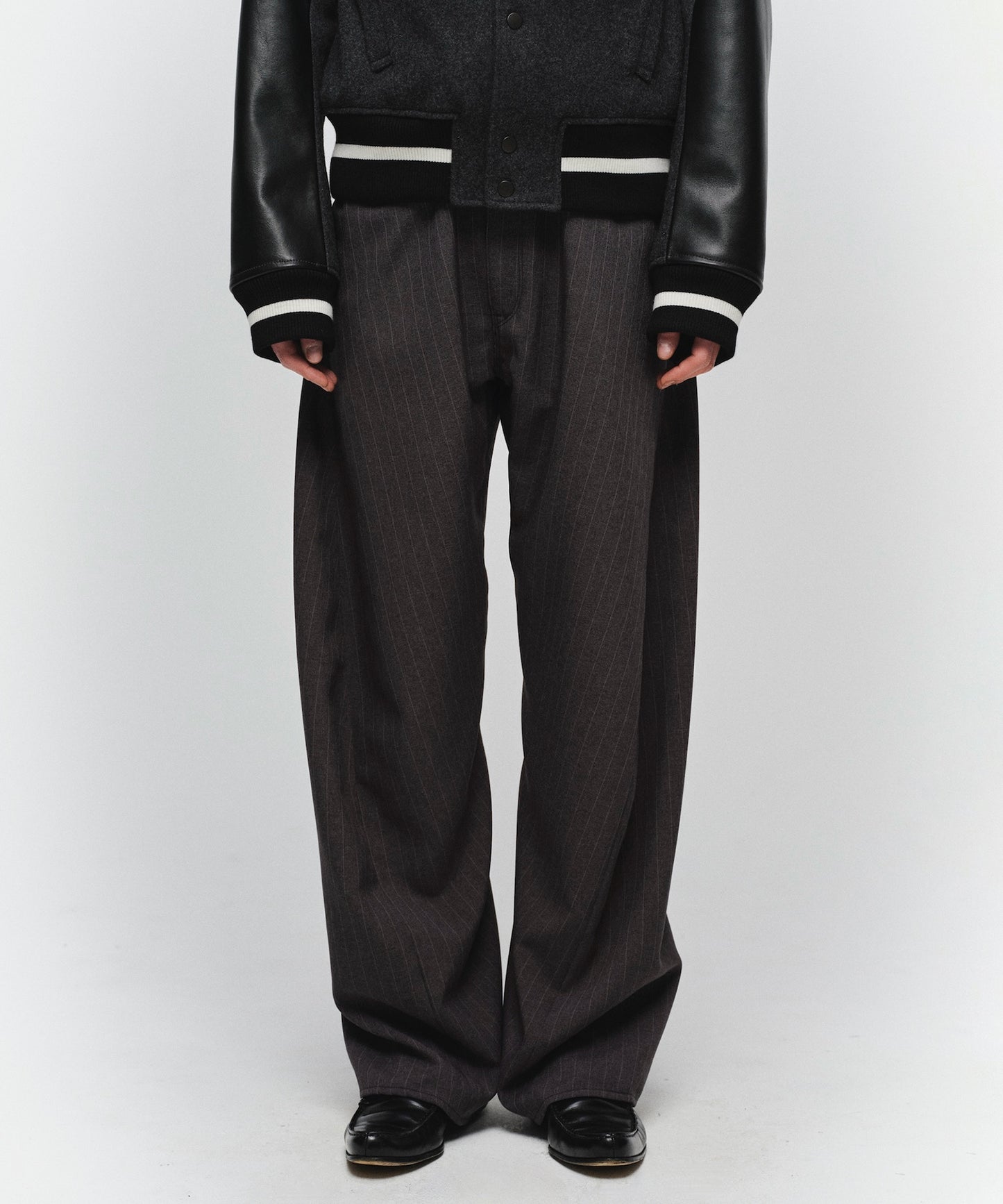 3D STRIPE CUTTING PANTS