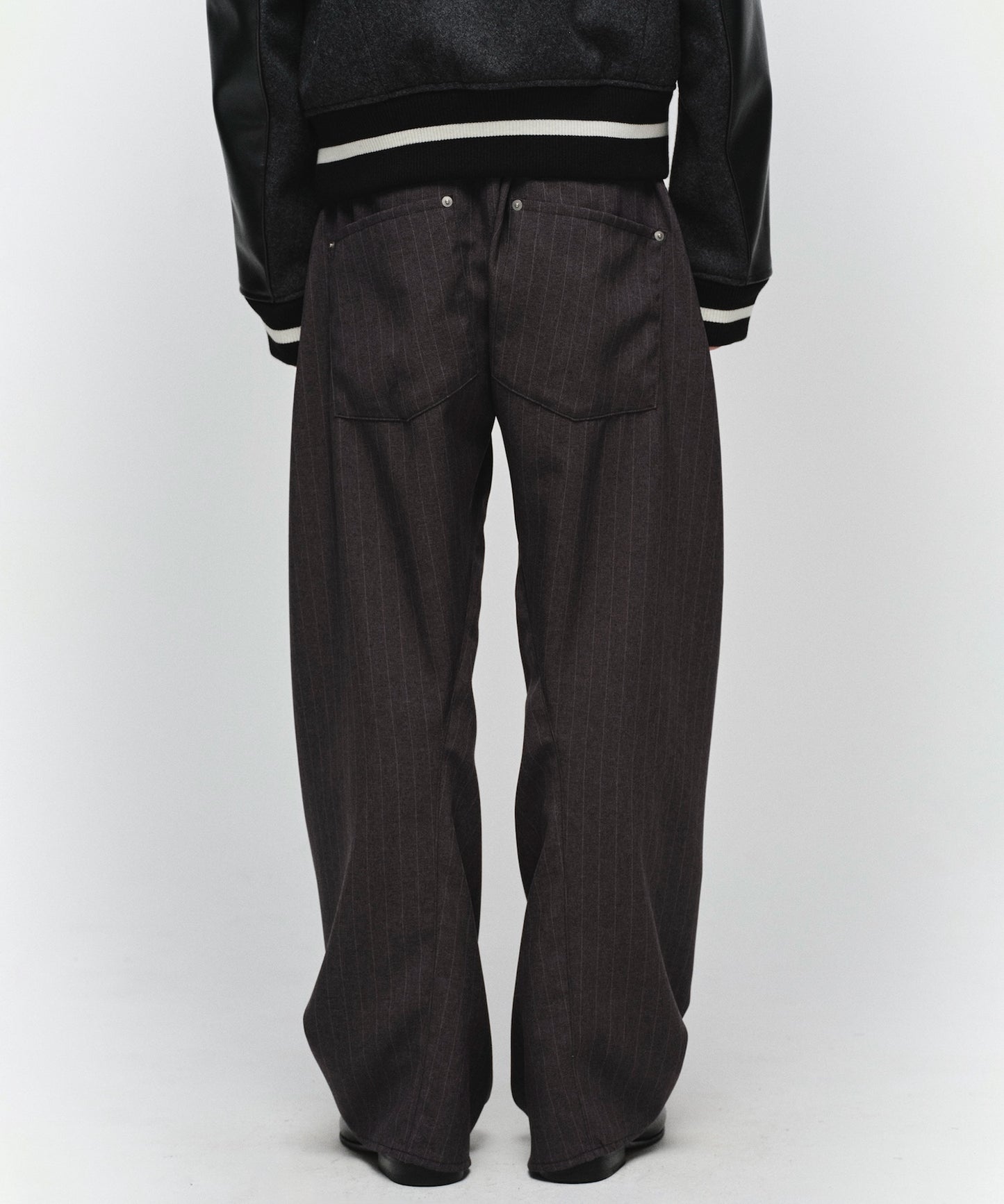 3D STRIPE CUTTING PANTS