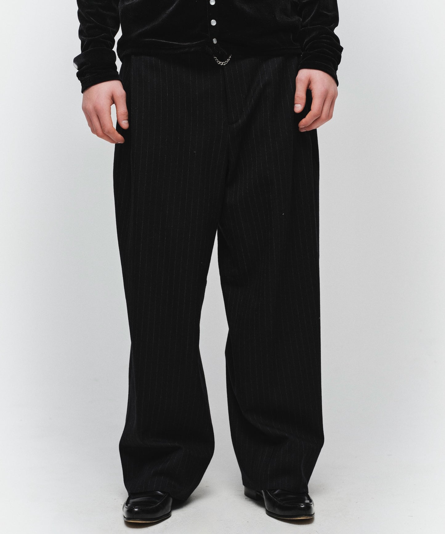 DRAPING TUCK SLACKS