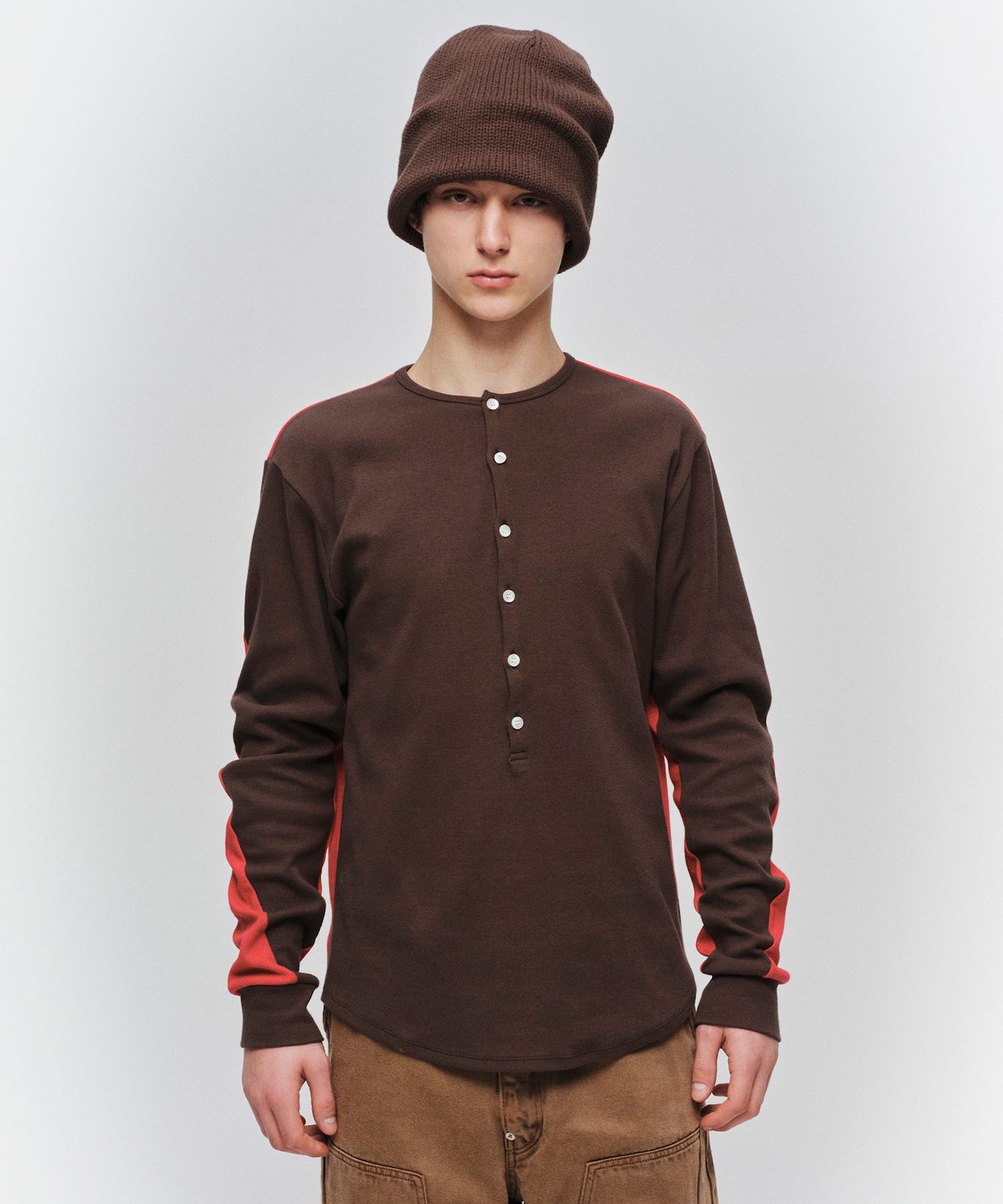 SWITCHING HENRY NECK L/S