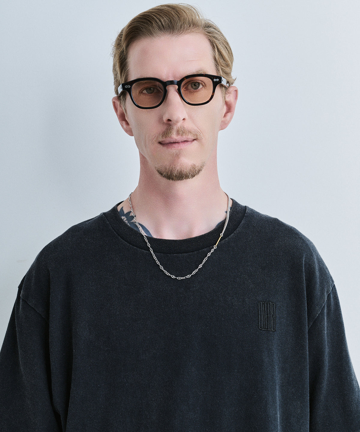 JIEDA EMBROIDERY FADE TEE