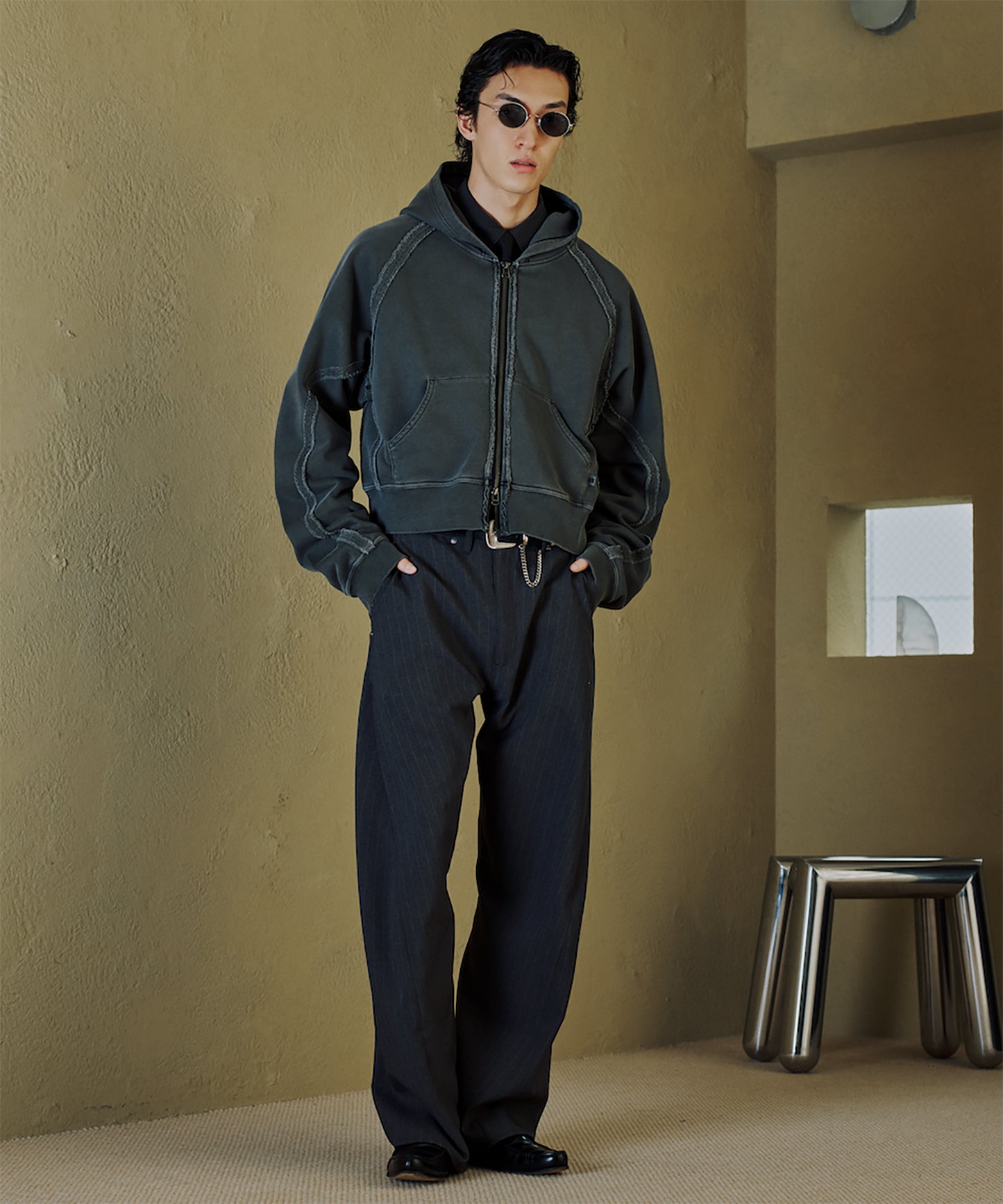 3D STRIPE CUTTING PANTS