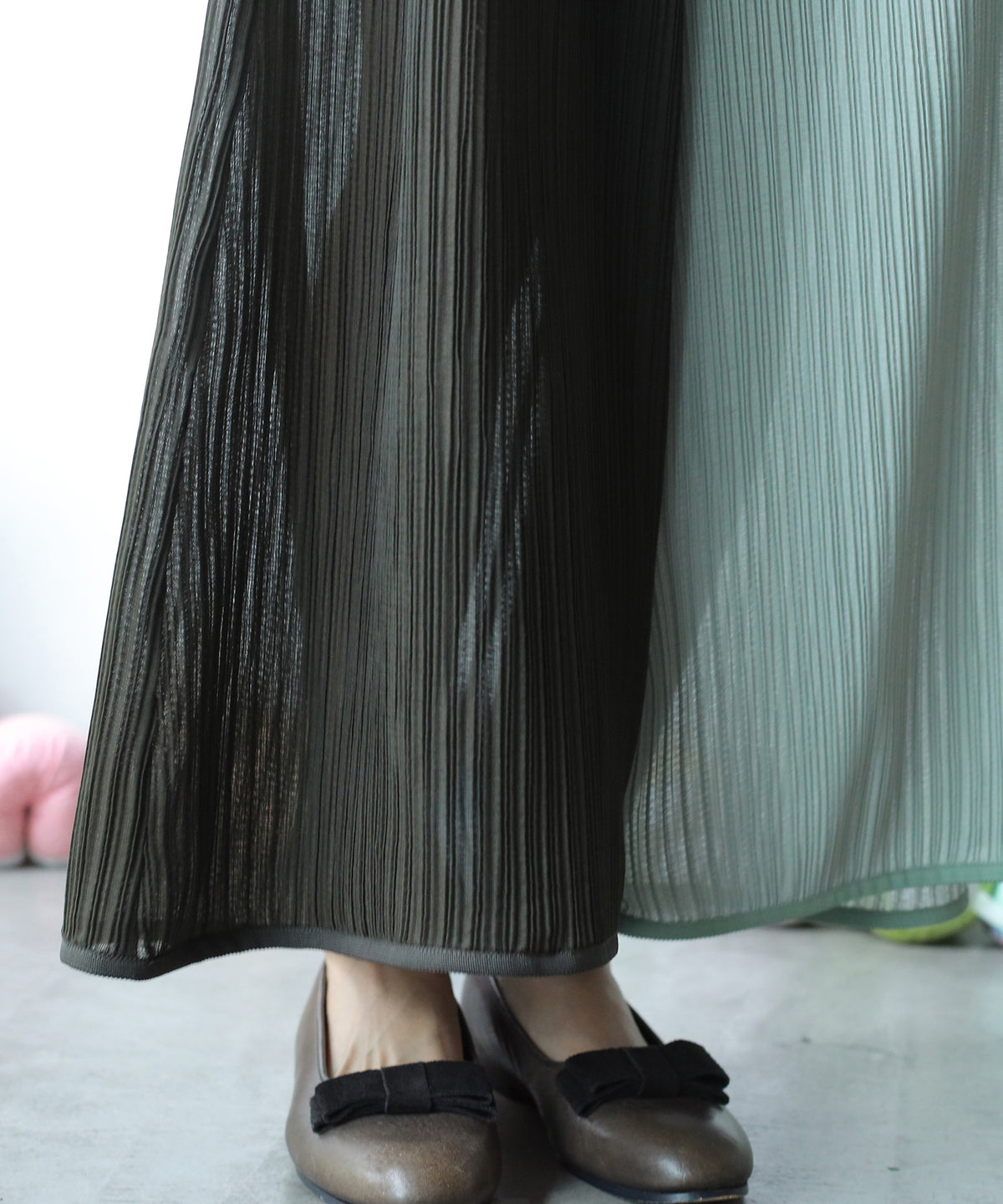RELAXED PLEATED PANTS