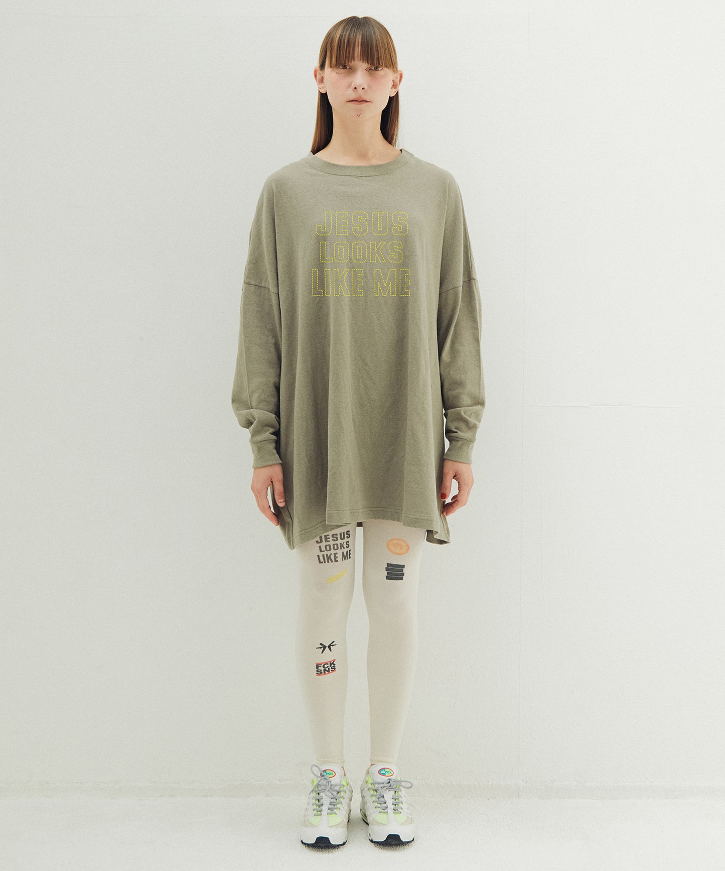 JESUS LOOKS Emboroi L/S Tee