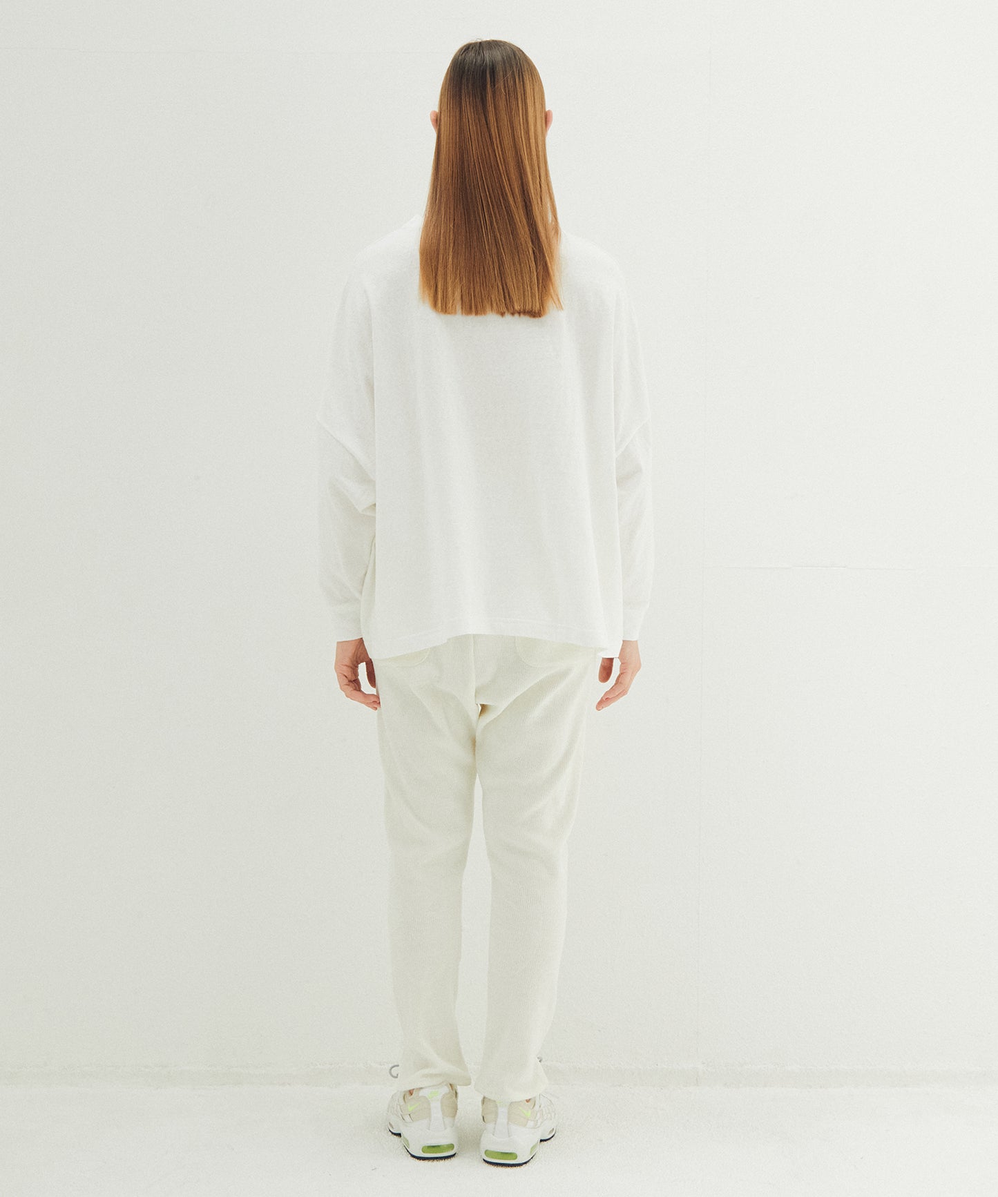 JESUS LOOKS Emboroi L/S Tee