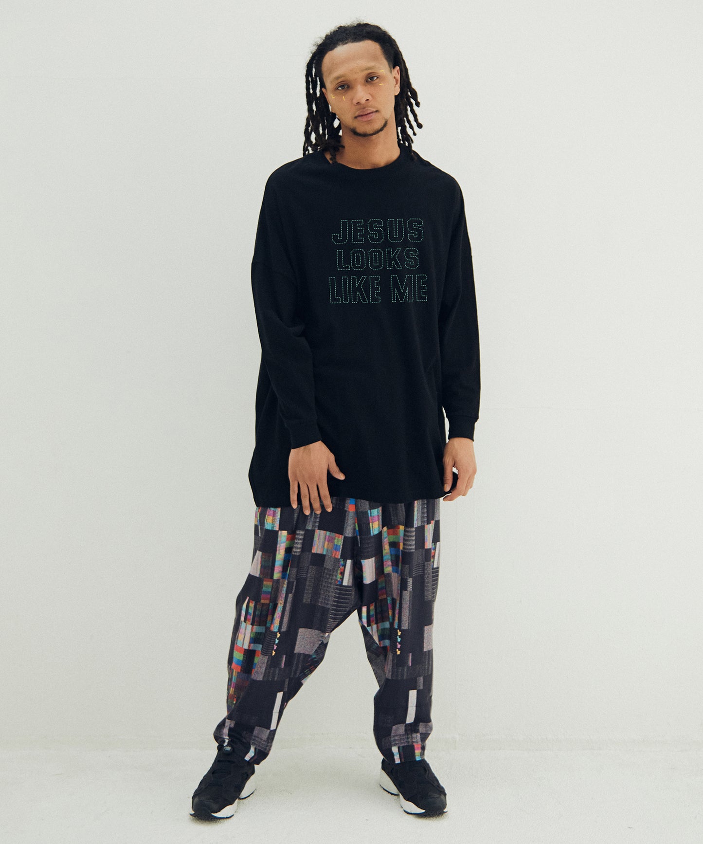 JESUS LOOKS Emboroi L/S Tee