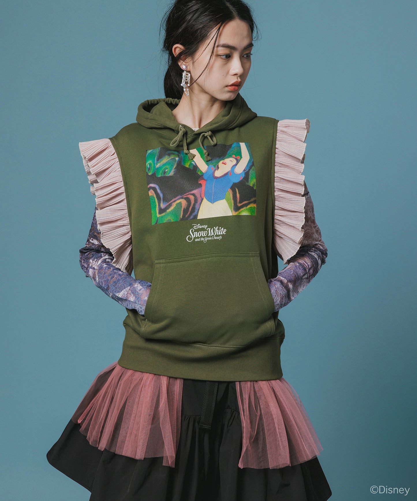 Disney 『Snow White』 NON TOKYO 　FRILL SLEEVE HOODIE