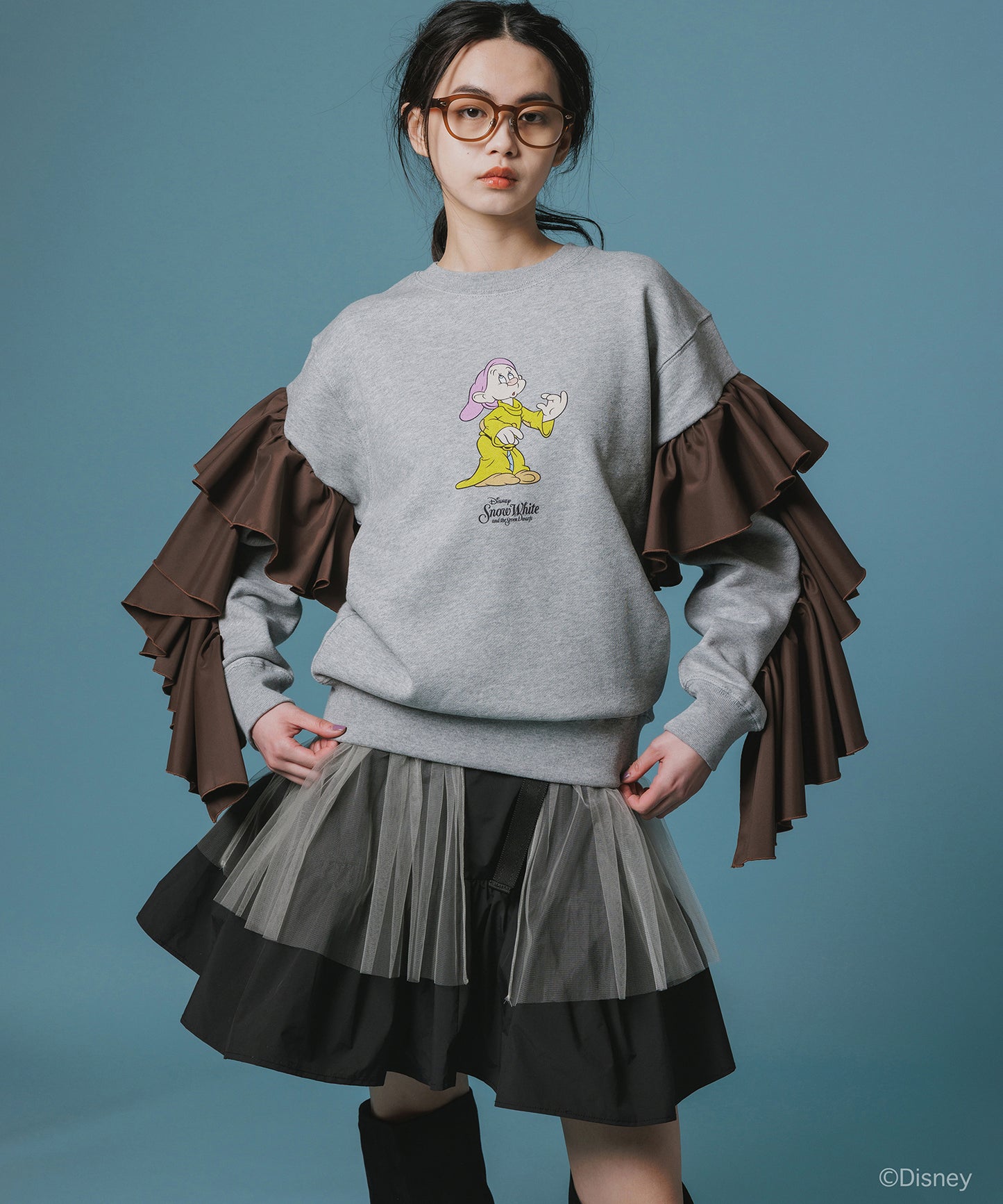【Disney 『Snow White』 NON TOKYO 　FRILL SLEEVE PULLOVER SWEAT
