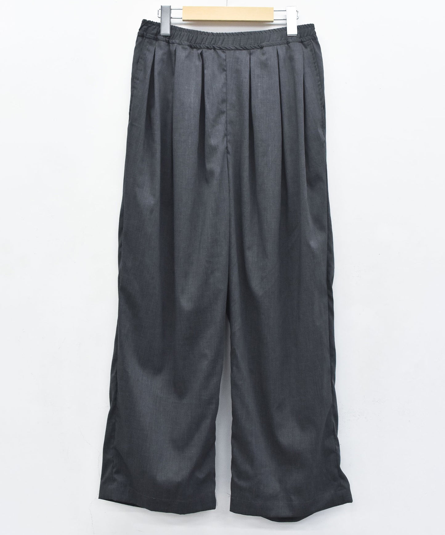 TRIPLE TUCK LINEN PANTS