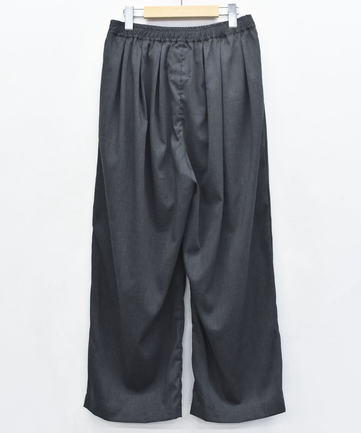 TRIPLE TUCK LINEN PANTS