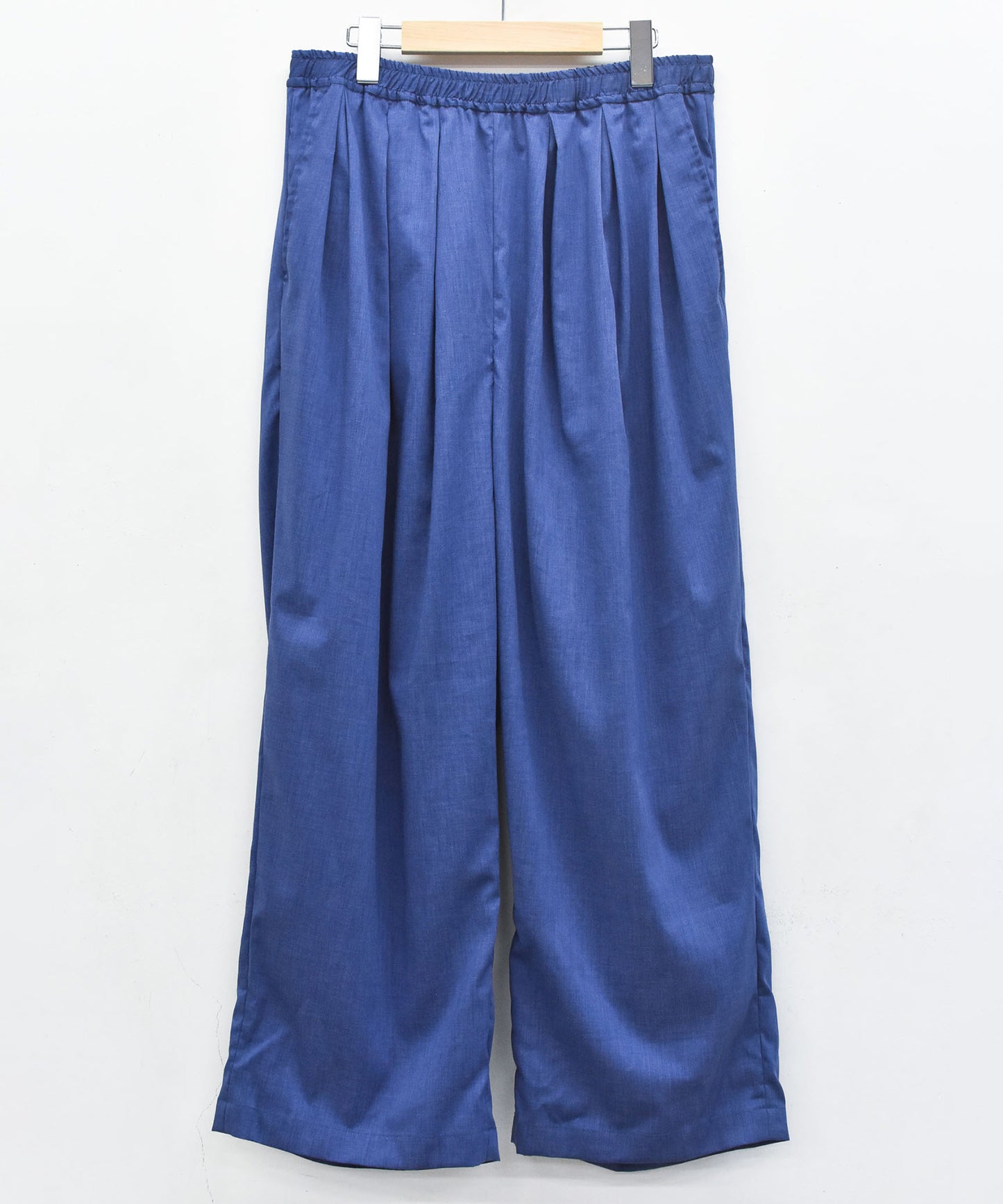 TRIPLE TUCK LINEN PANTS