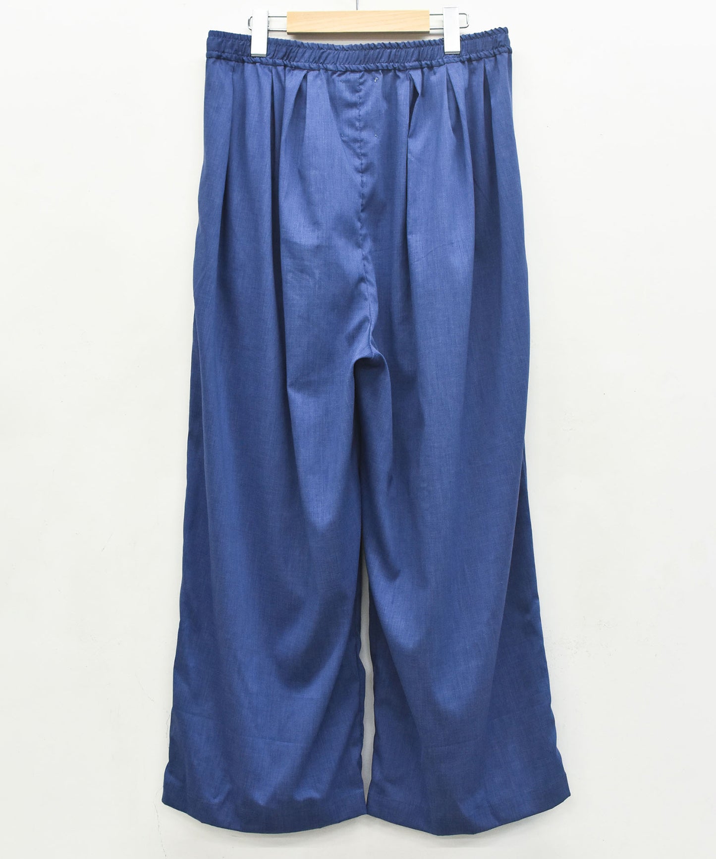 TRIPLE TUCK LINEN PANTS