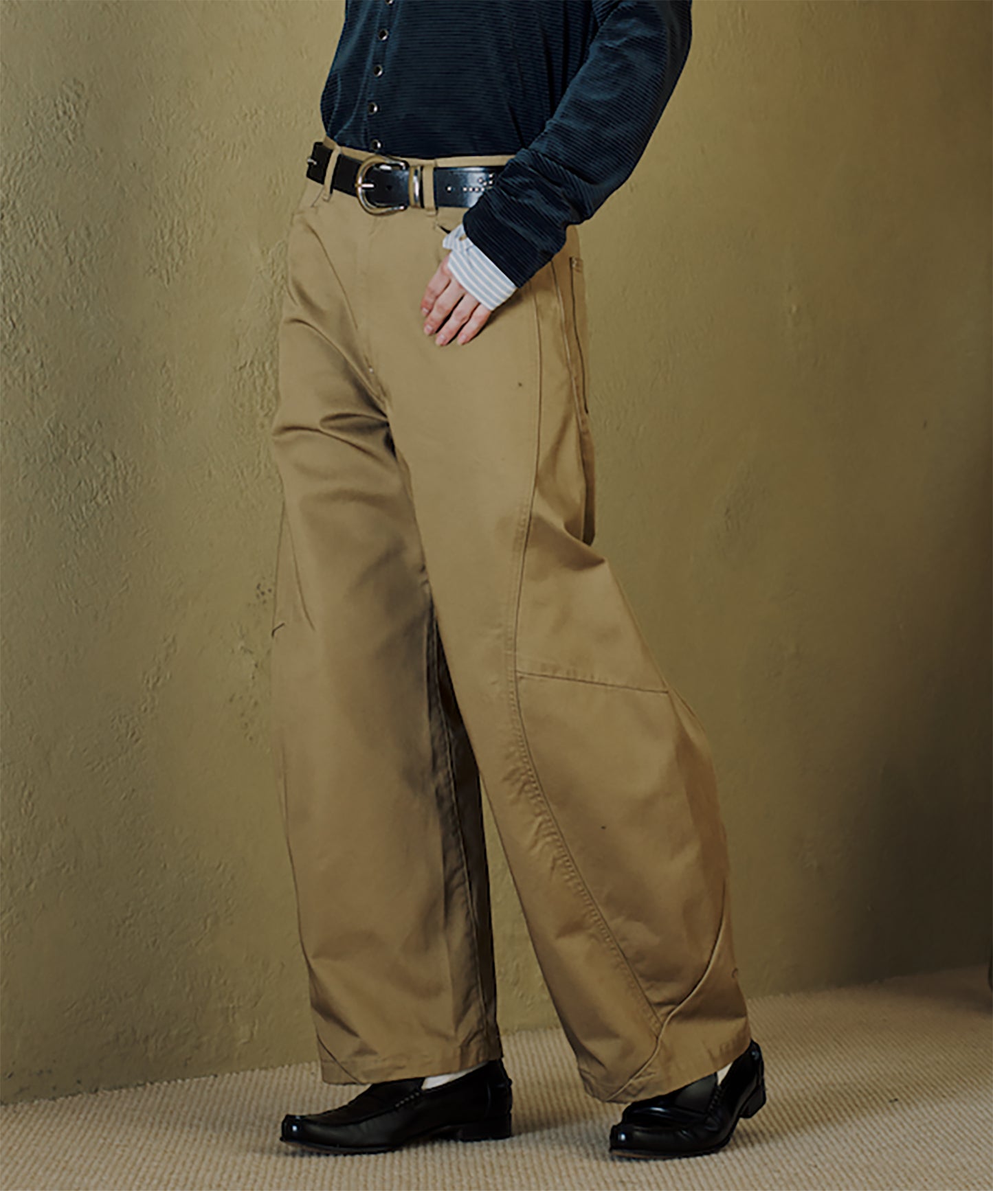 DRAPING CHINO PANTS