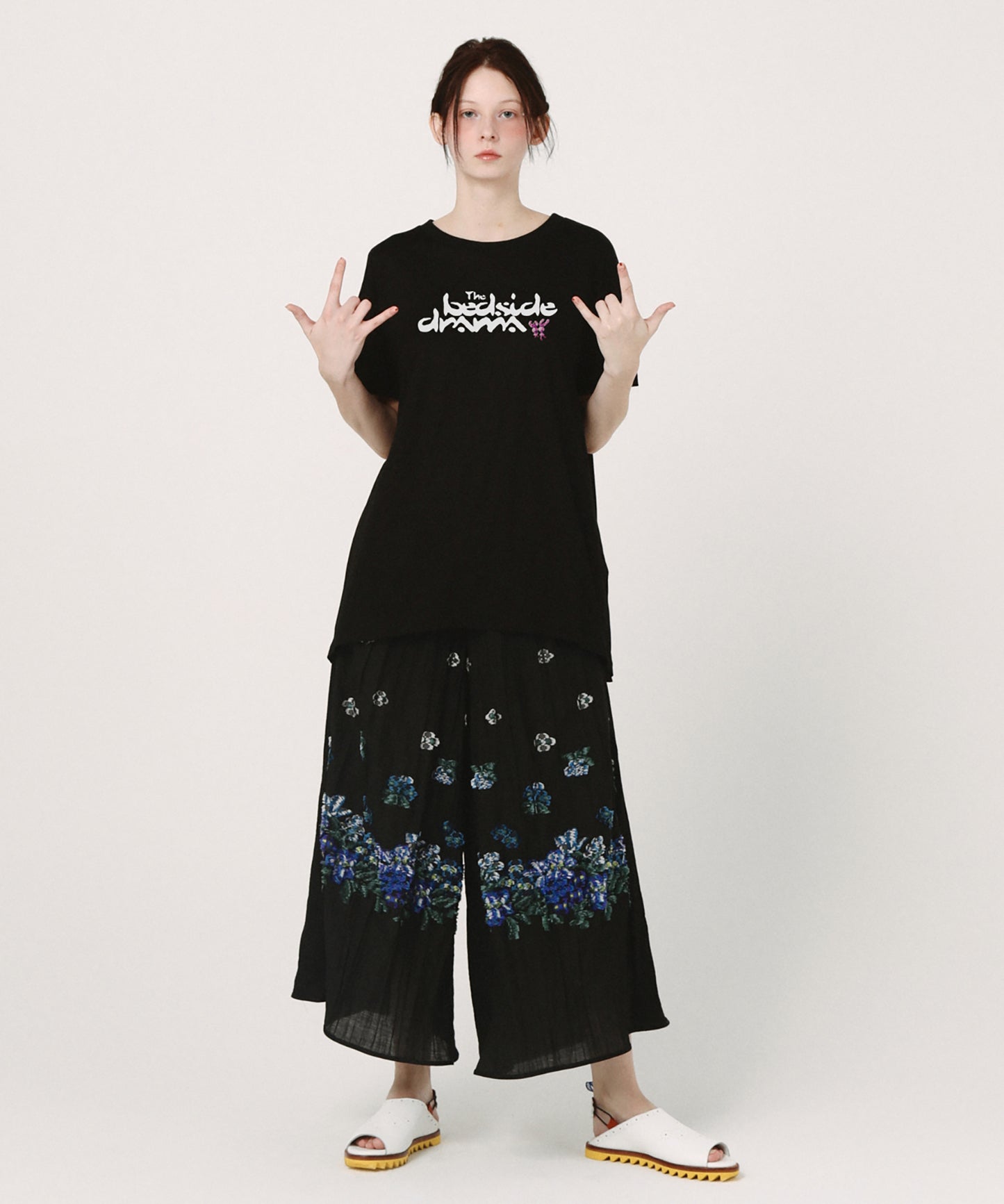 BEDSIDE SISTERS Flare T-Shirt