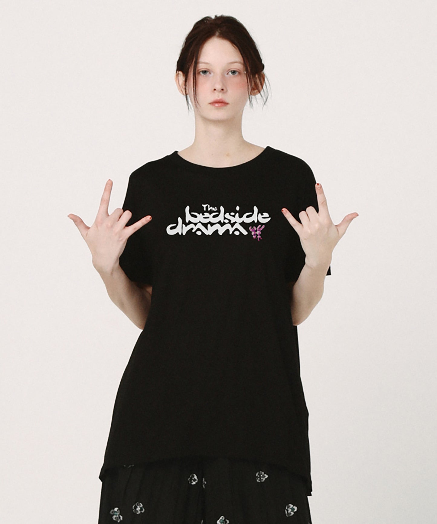 BEDSIDE SISTERS Flare T-Shirt