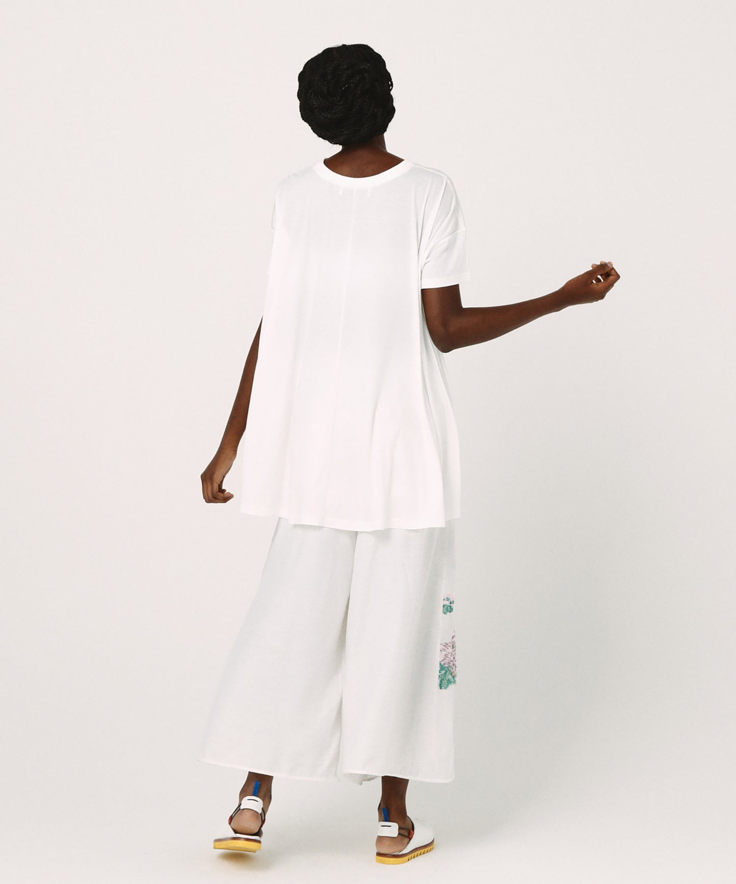 BEDSIDE SISTERS Flare T-Shirt