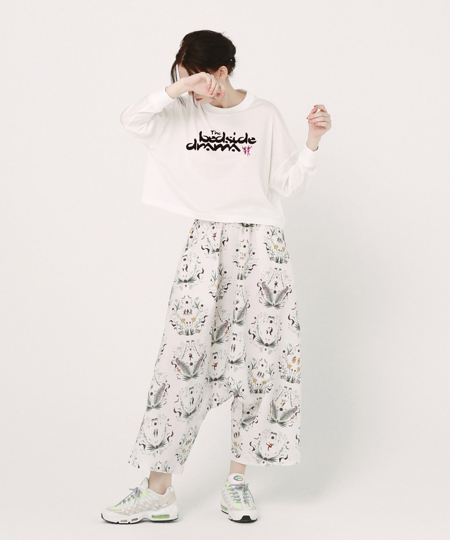 BEDSIDE SISTERS Wide L/S Tee