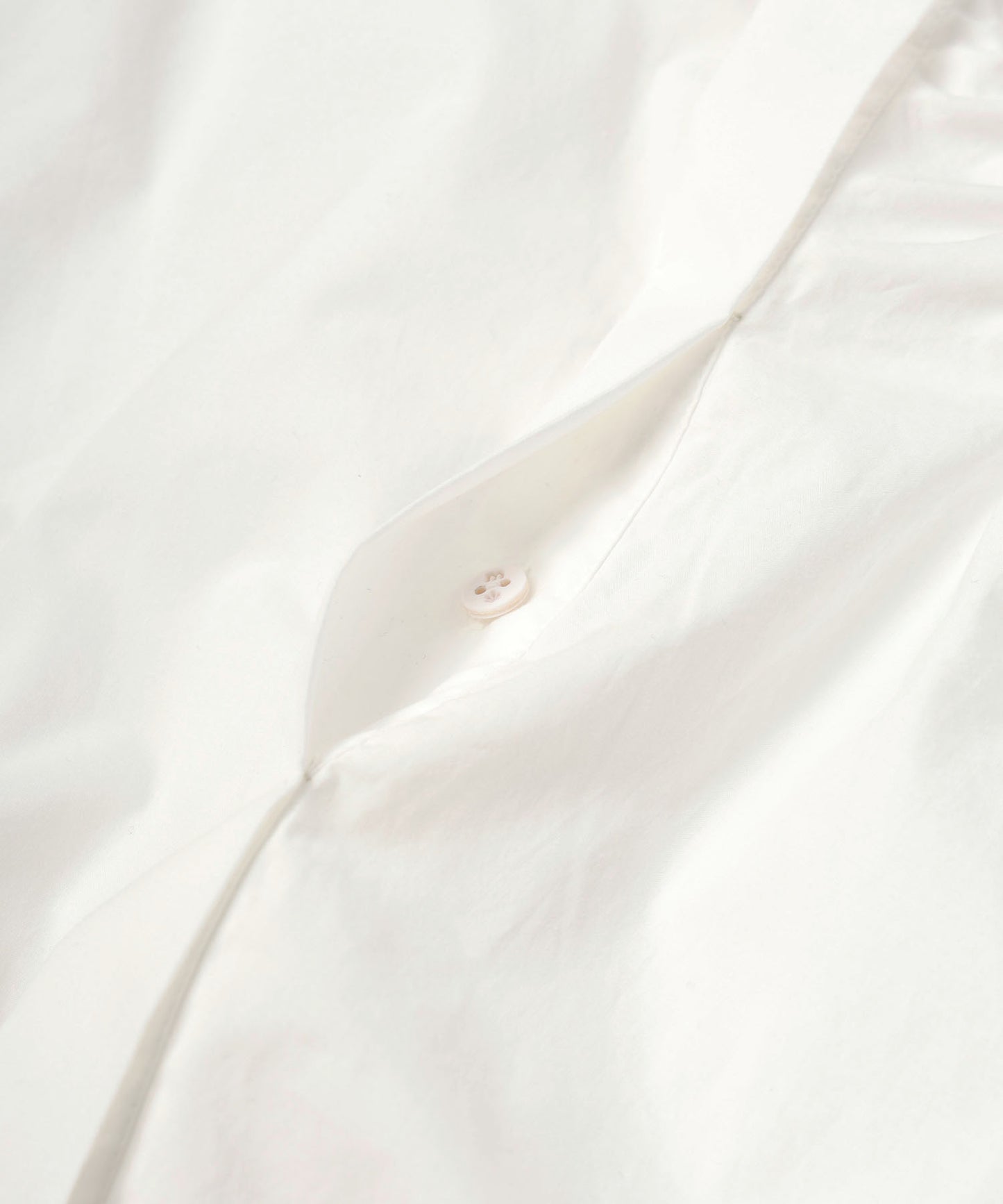 NEGATIVE SPACE POCKET SHIRT