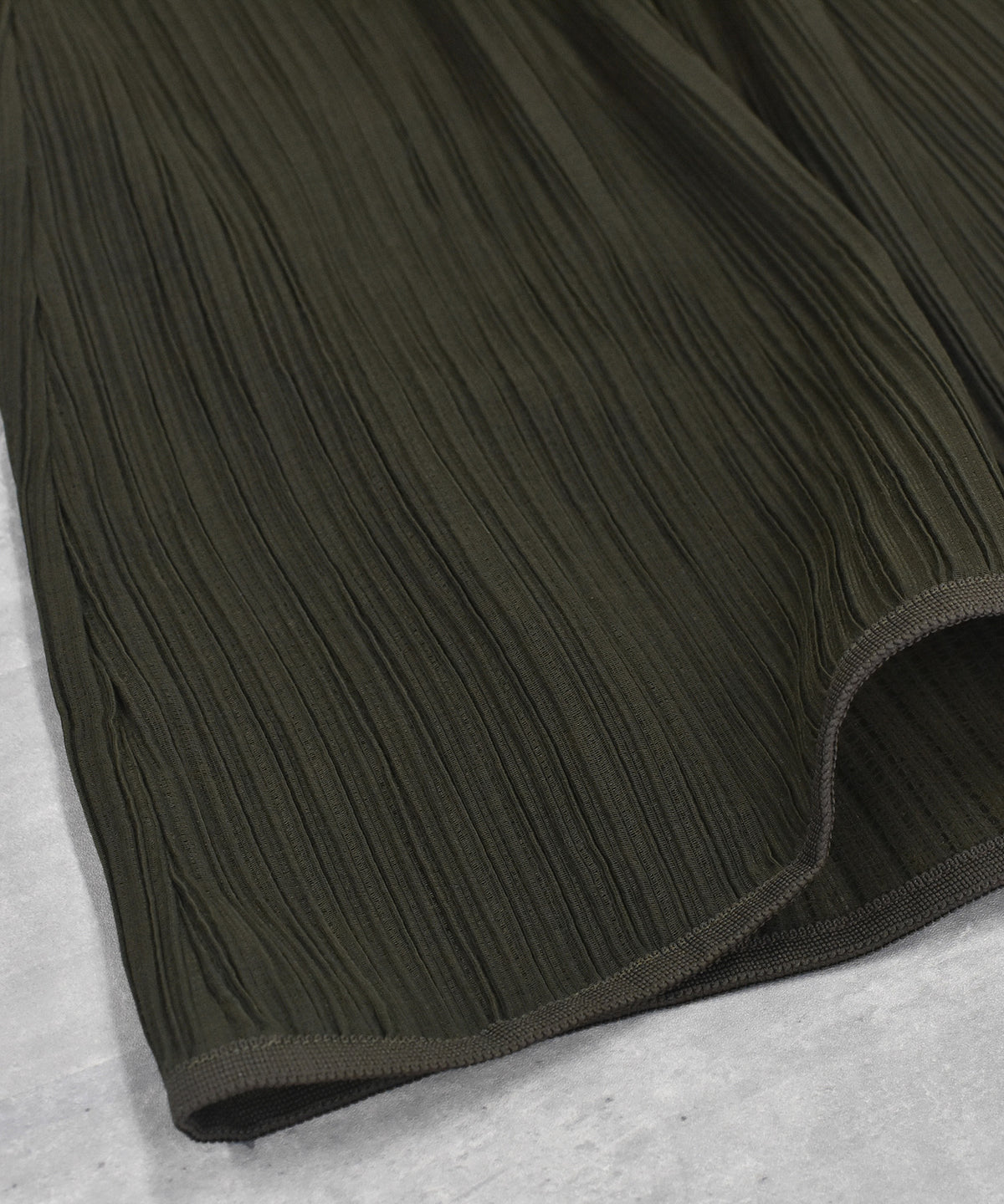 RELAXED PLEATED PANTS