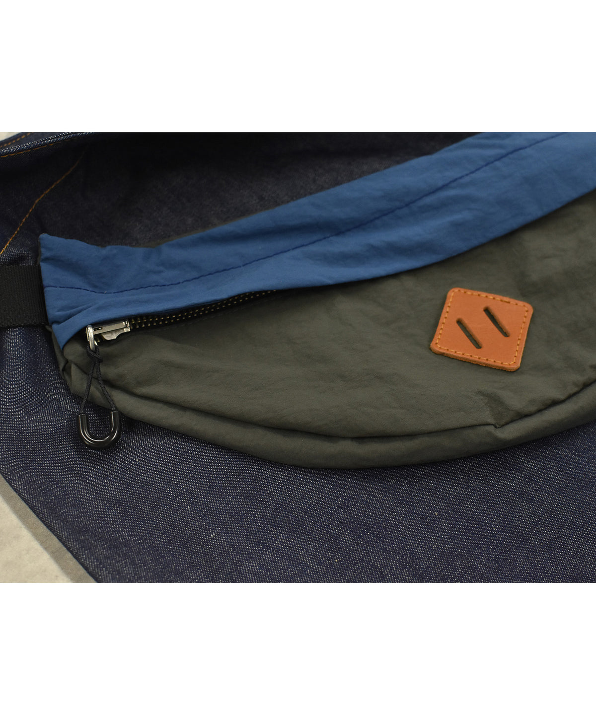 ONE-STRAP BAG SALOPETTE