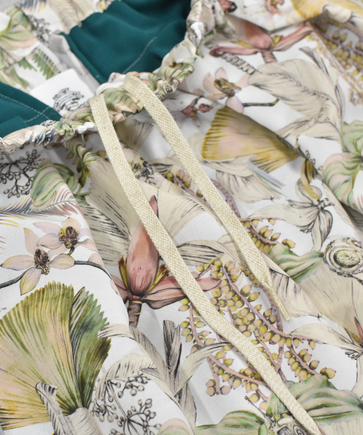 HOLIDAY ALOHA SHORTS