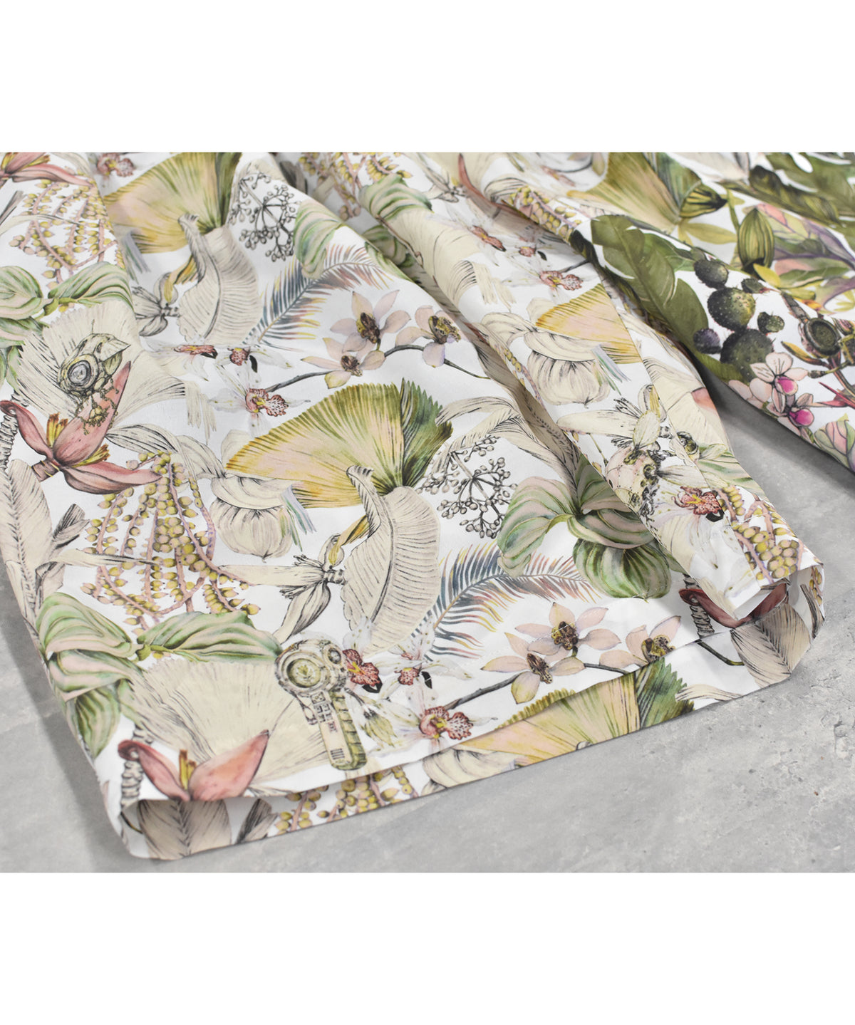 HOLIDAY ALOHA SHORTS