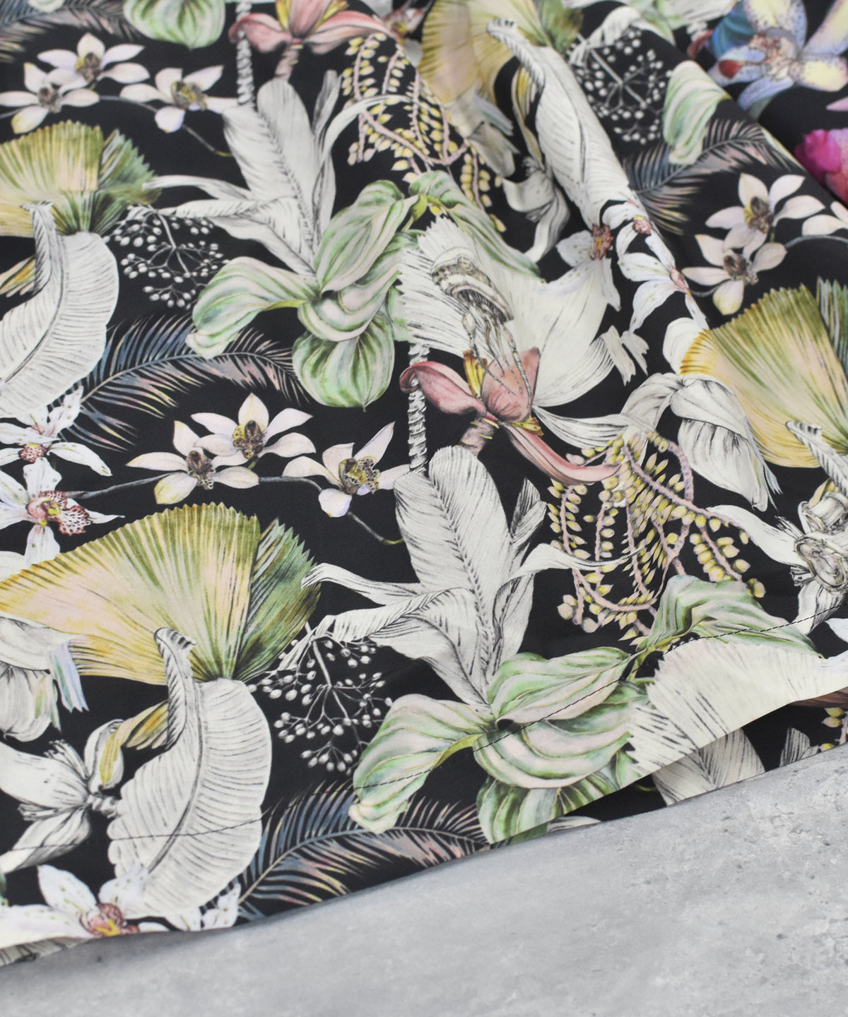 HOLIDAY ALOHA SHORTS