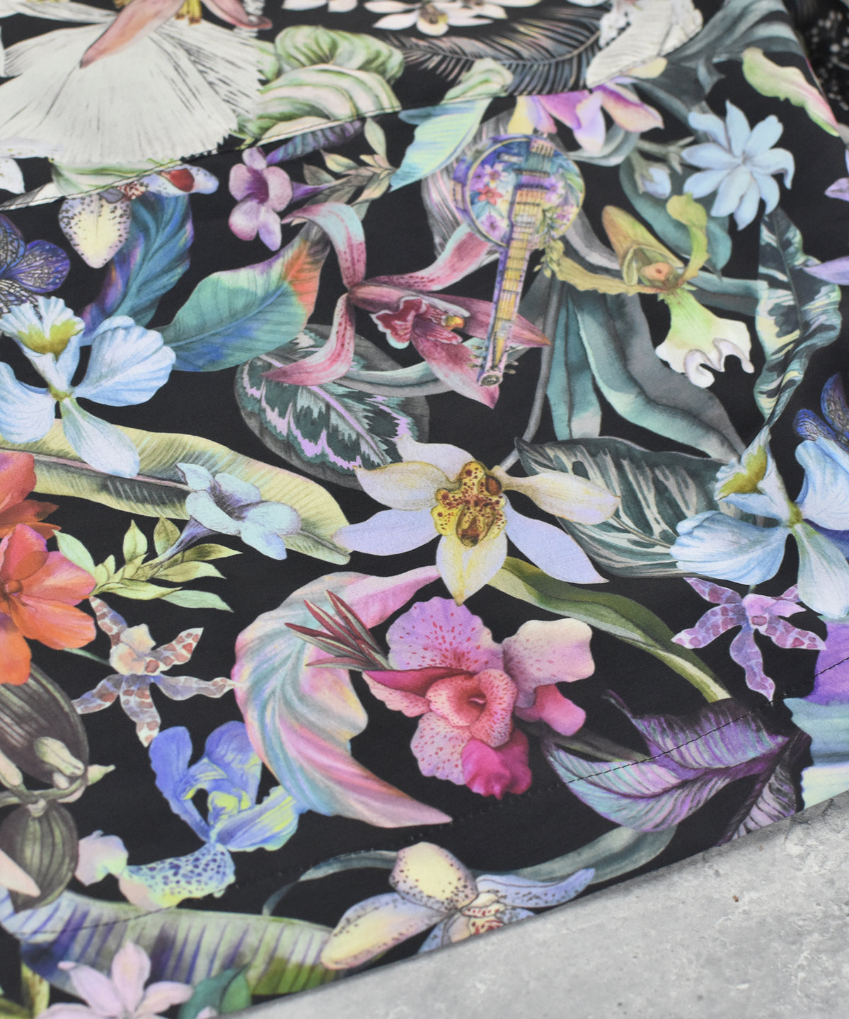 HOLIDAY ALOHA SHORTS