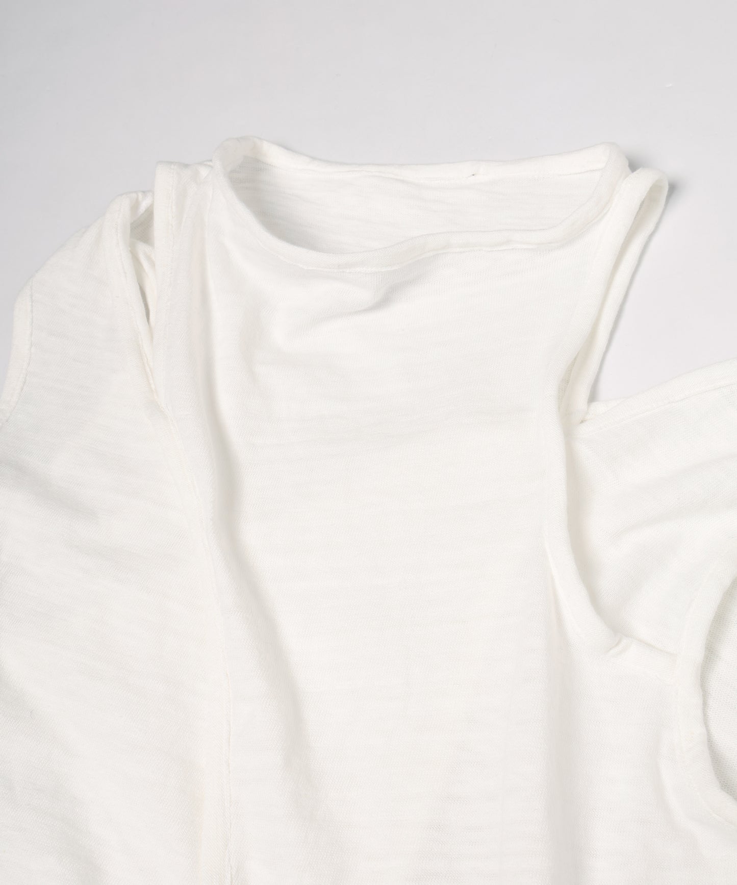HOLE TEE
