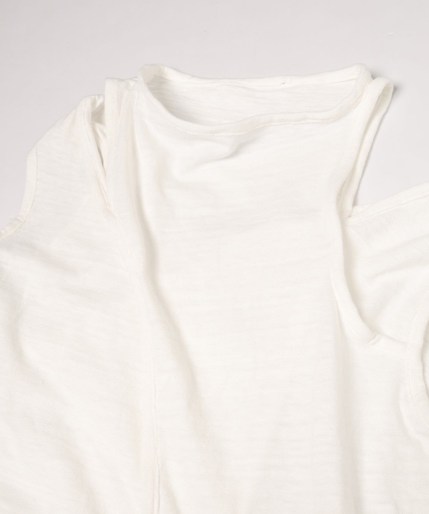 HOLE TEE