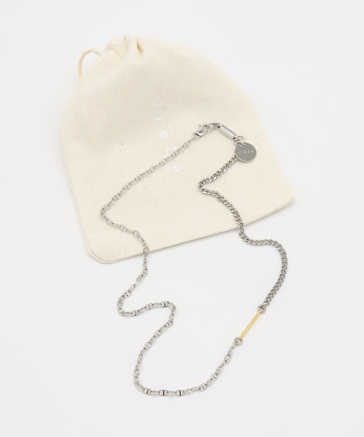 THIN SWITCHING NECKLACE