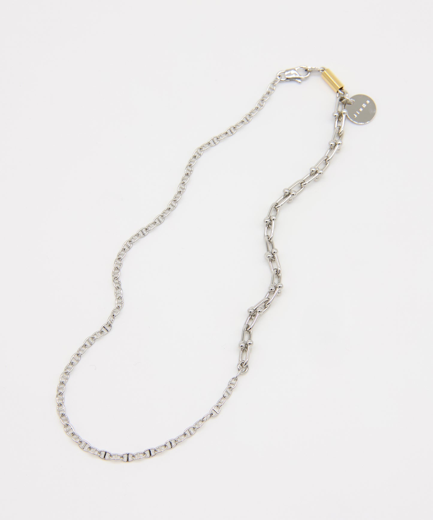 SWITCHING NECKLACE
