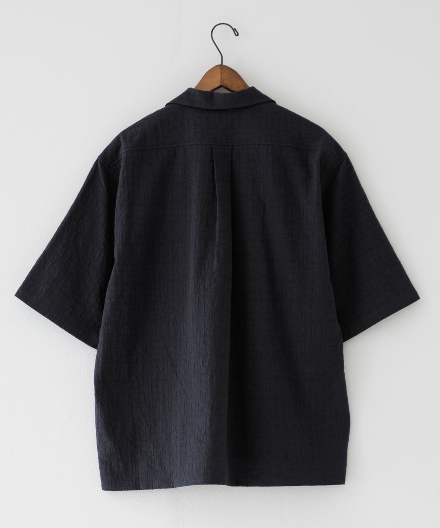 wrinkled effect open collar shirt