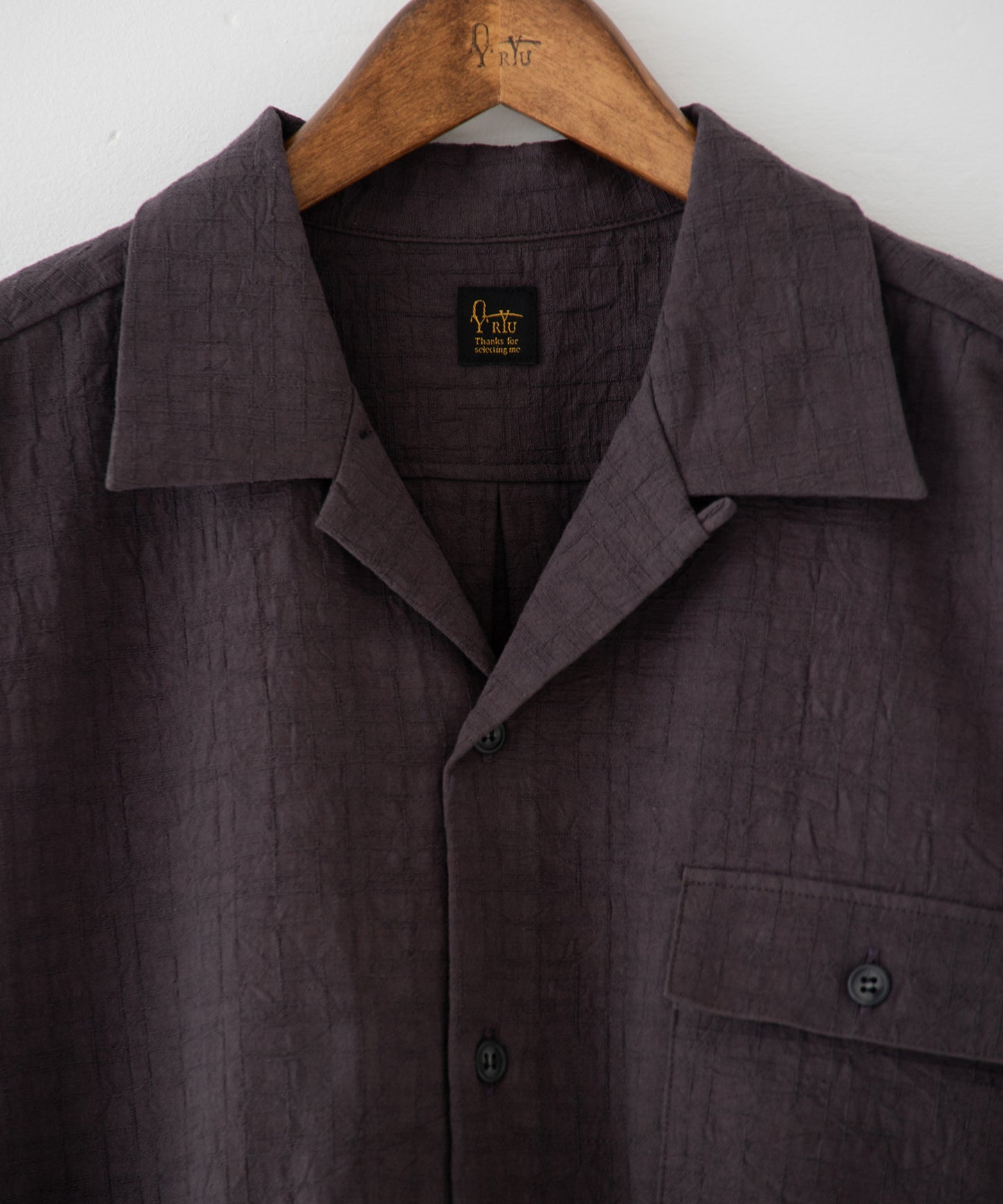 wrinkled effect open collar shirt